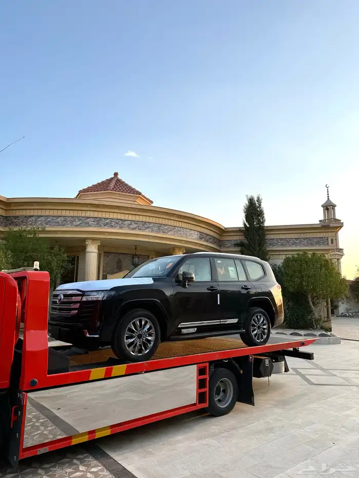 لاندكروزر GXR سعودي اصفار L3 - موديل 2024 لون اسود 17