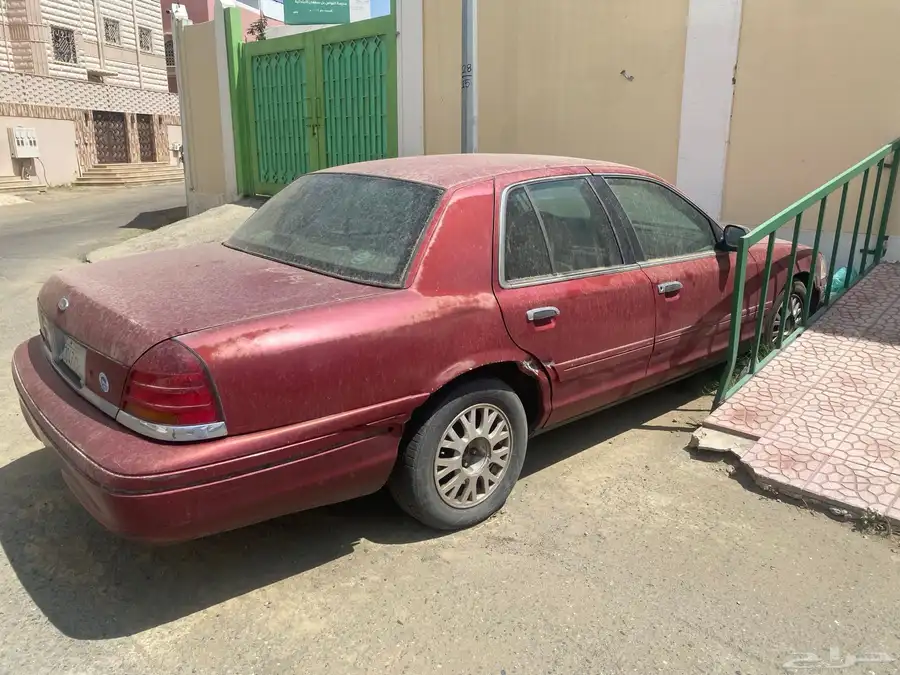 فورد كراون فكتوريا 2000 1