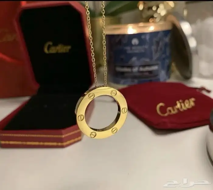 أساور وسلاسل ونظارات ماركات وساعات وأقلام كارتير 74