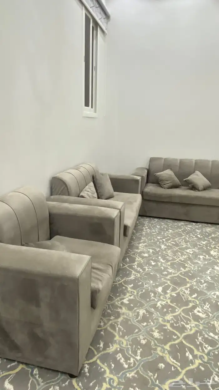 كنب جديد استعمال 5شهور بس للبيع للتواصل 1