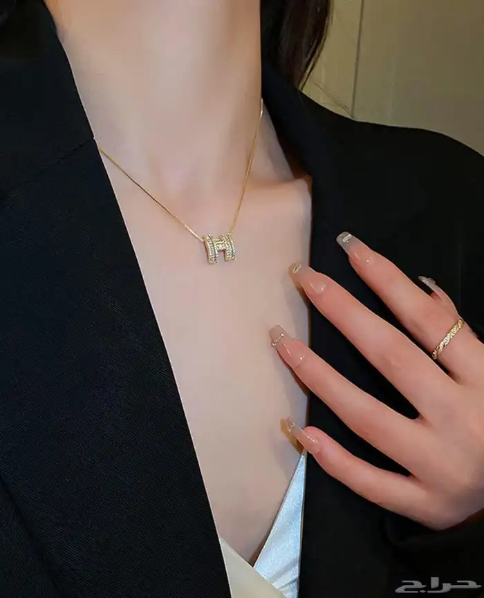 أساور وسلاسل ونظارات ماركات وساعات وأقلام كارتير 71