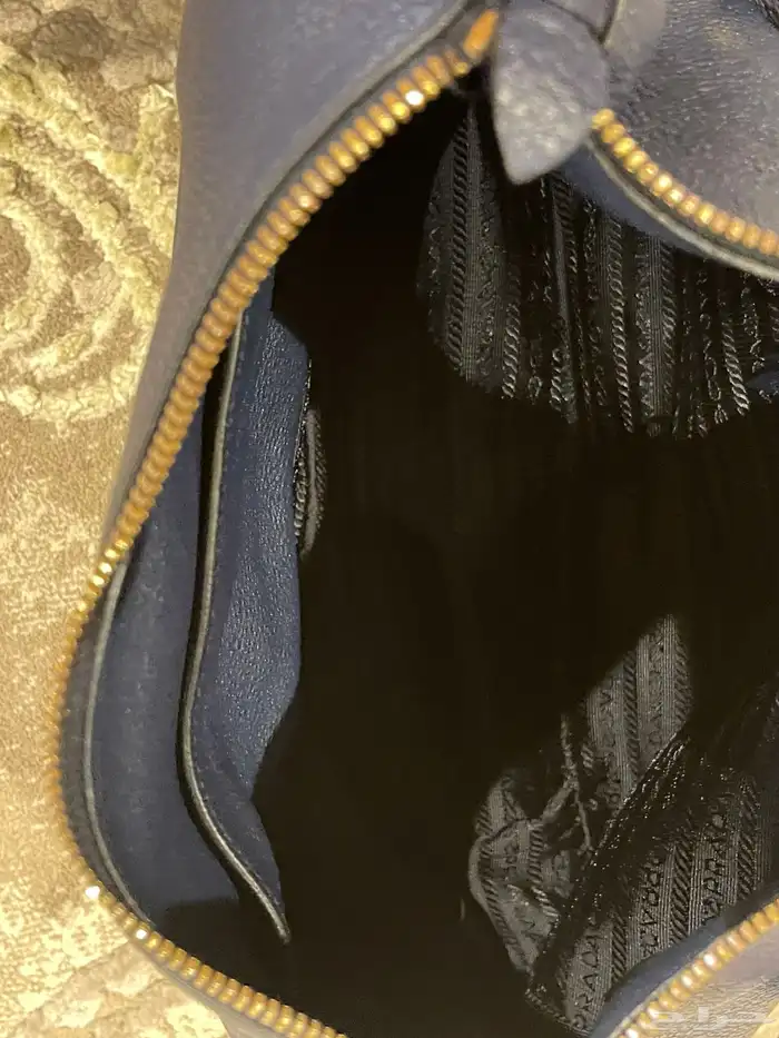 شنطه برادا الاصليه 9