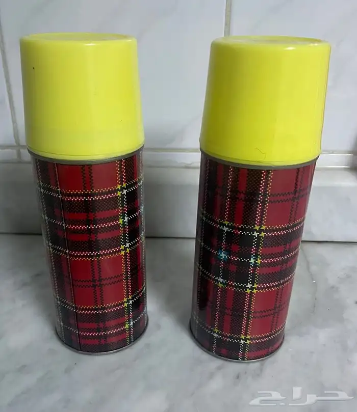 ترمس كاروهات احمر صغير. ترمس ضغاط كبير. للاستراحات 6