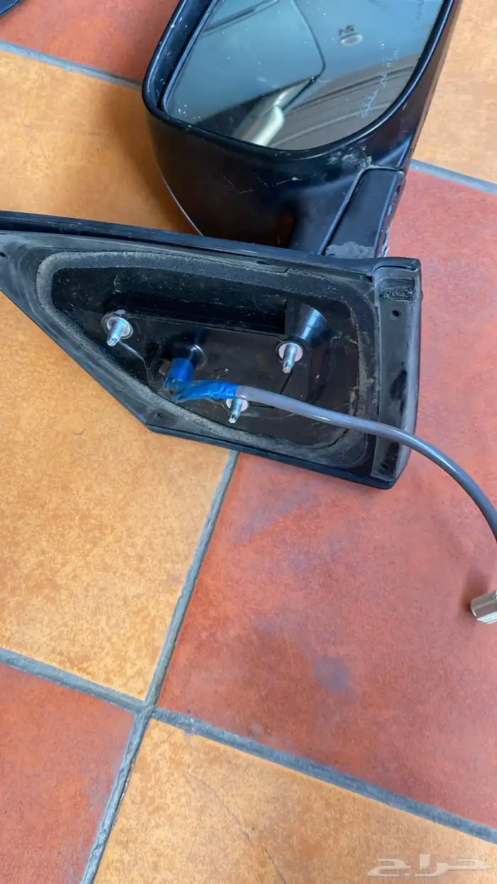 مراياة يارس 2012 اصليه يمين 0