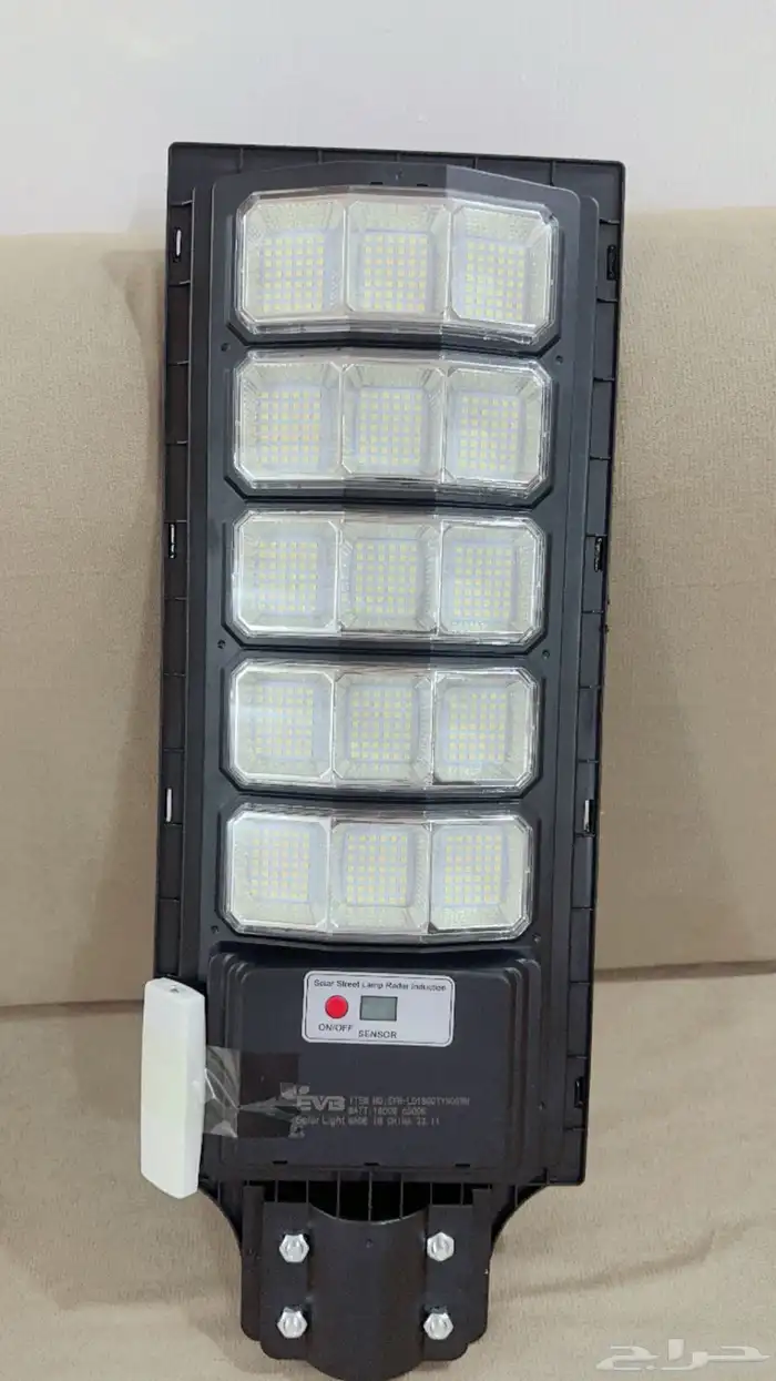 كشافات الطاقة الشمسية (1800 واط) 1