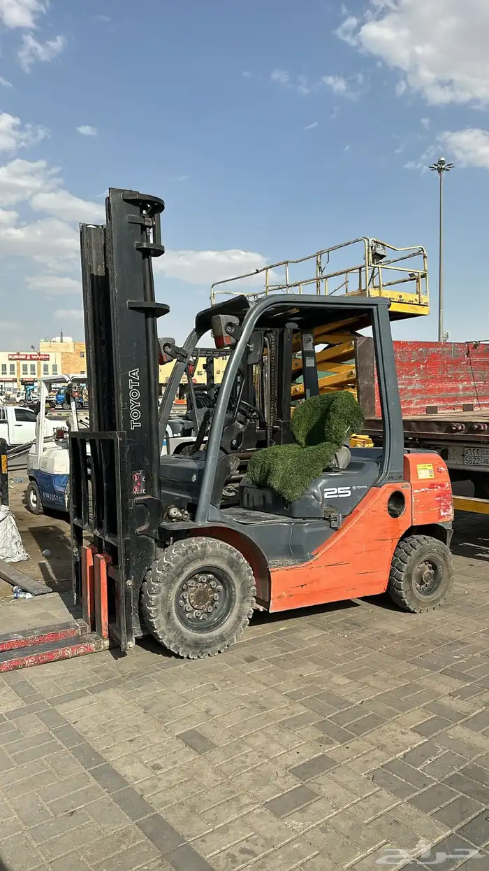 لتأجير الروافع الشوكيه والكرينات الونش رافعة شوكية شهري يوم 0