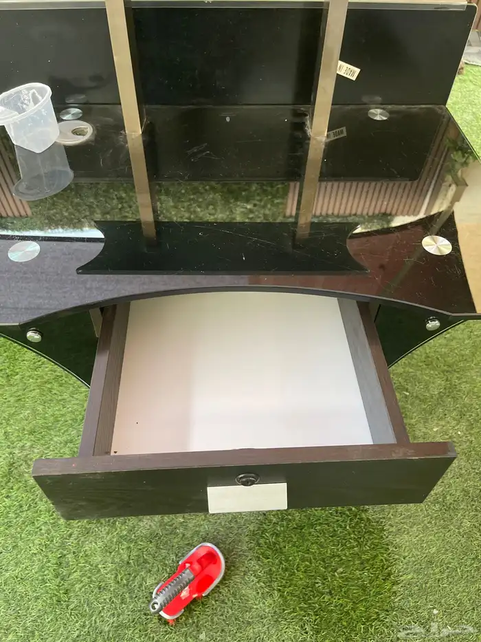 طالولة كمبيوتر شخصي قزاز اسود نطيفه 5