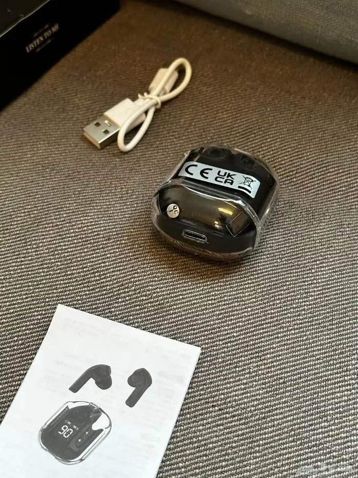 سماعة بلوتوث ايربودز جديدة غير مستعملة 8