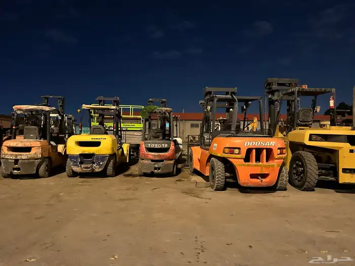 لتأجير الروافع الشوكيه والكرينات الونش رافعة شوكية شهري يوم 8