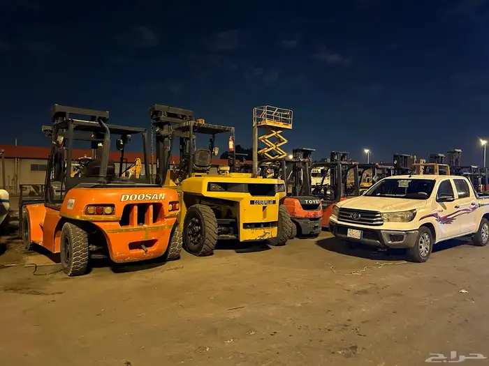 لتأجير الروافع الشوكيه والكرينات الونش رافعة شوكية شهري يوم 9