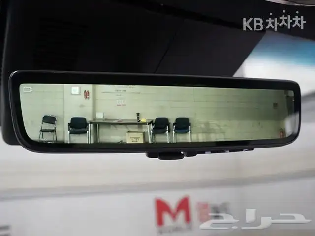 جينسيس GV70 رويال موديل 2025 فل كامل داخلي اوف وايت 13