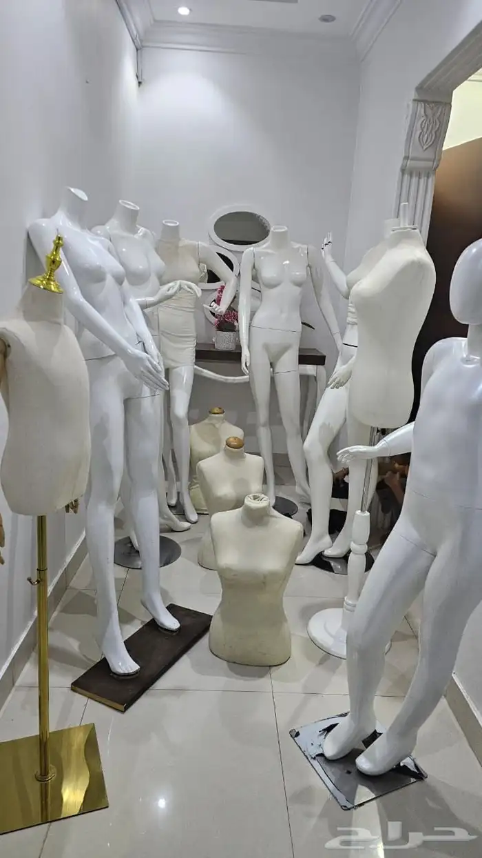 مانيكانات نسائية واطفال للبيع المستعجل جدا  بسعر زهيد 2