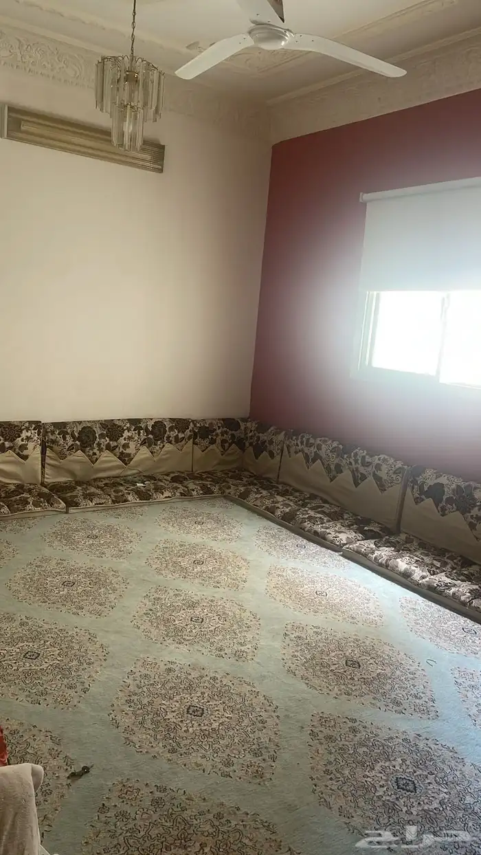 كنب ارضي استخدام نظيف 0