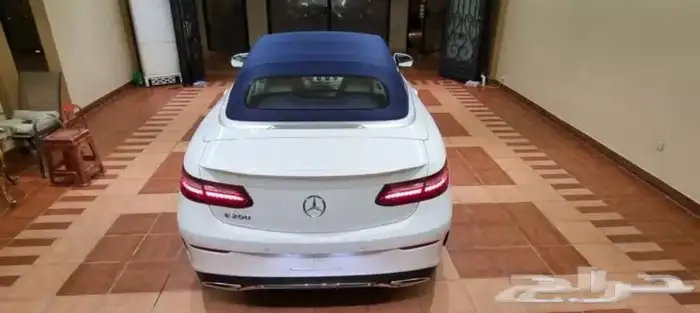 مرسيدس E200 كشف لون مميز 2022 27