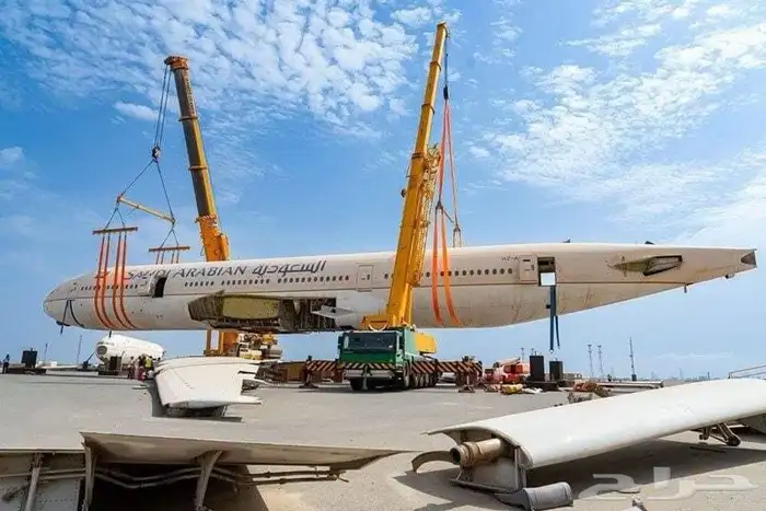 لتأجير الروافع الشوكيه والكرينات الونش رافعة شوكية شهري يوم 4