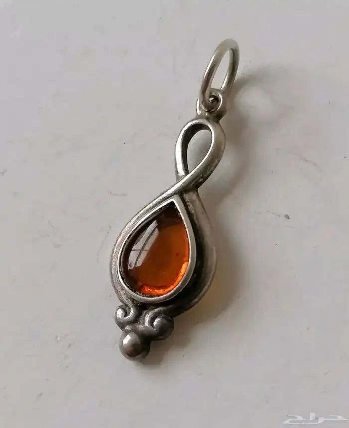 تعليقة  فضة بعنبر الكهرمان الأصلي 1