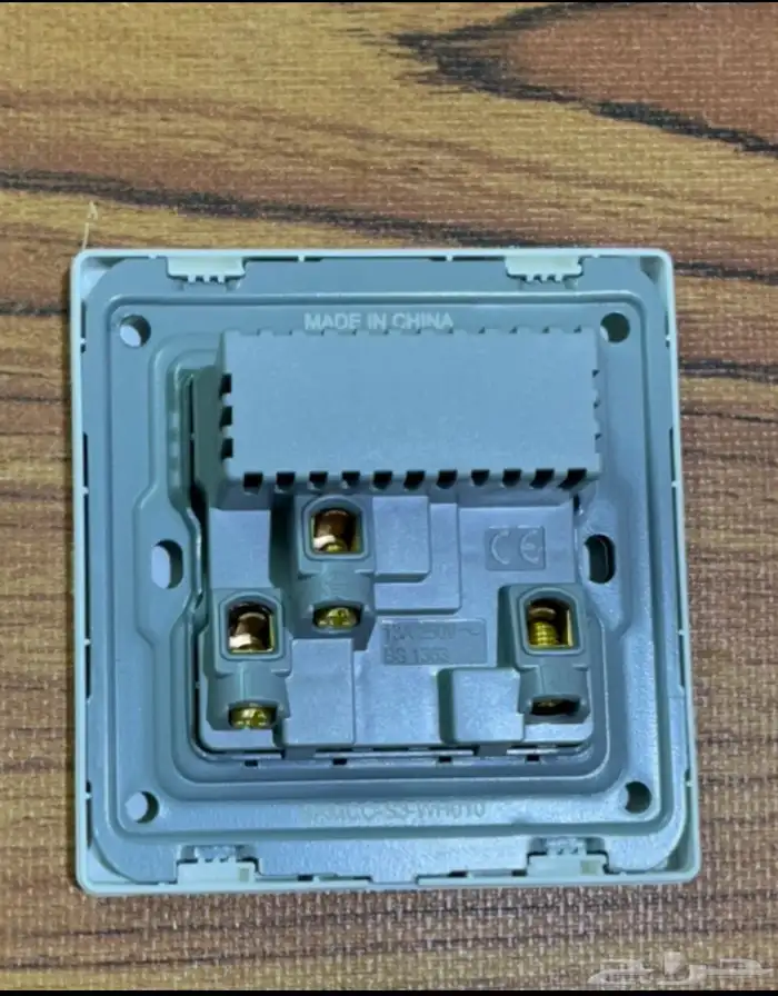 فيش ثلاثي USB مخرجين وفيش بدون USB 2