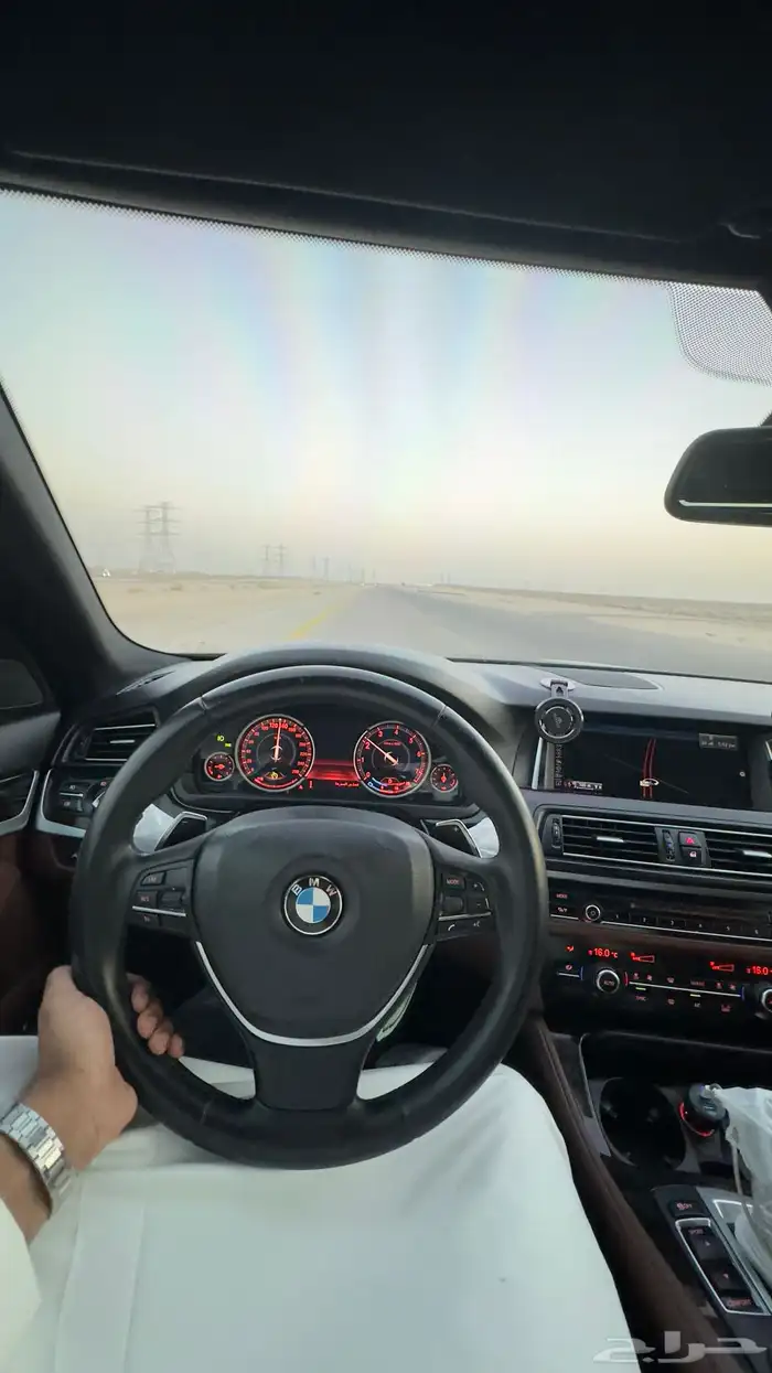 بي ام دبليو 528i 2016 15