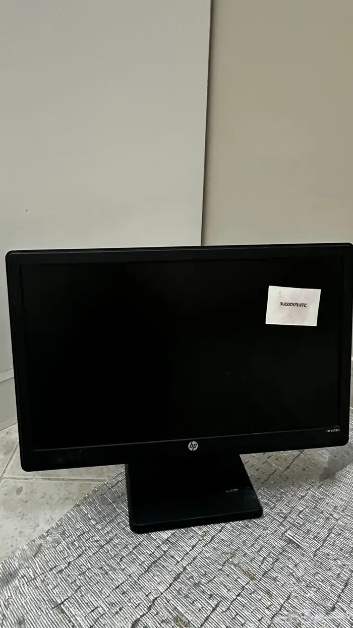 شاشة hp نظيفة للبيع 0