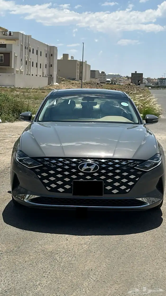 ازيرا 2023 سمارت للبيع او للتقبيل بنك الاهلي 1