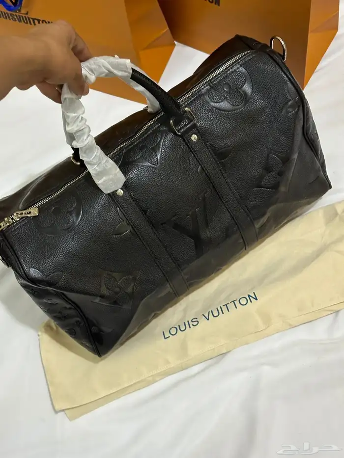 شنط سفر طبق الأصل 10