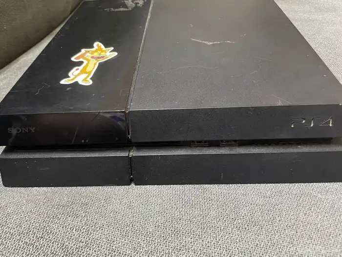 سوني 4 برو و عادي 1