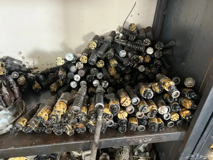 لدينا جميع كمبيوترات المعدات وعصى القير والحركه والبخاخات 3