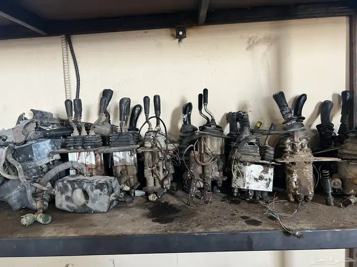 لدينا جميع كمبيوترات المعدات وعصى القير والحركه والبخاخات 0