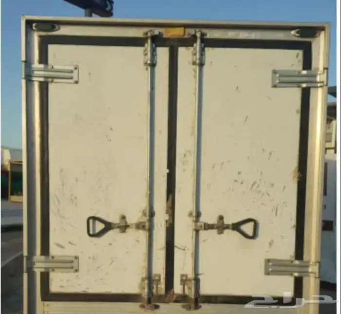 حافظة ايسوزو ثلاجه نظيفه للبيع 2