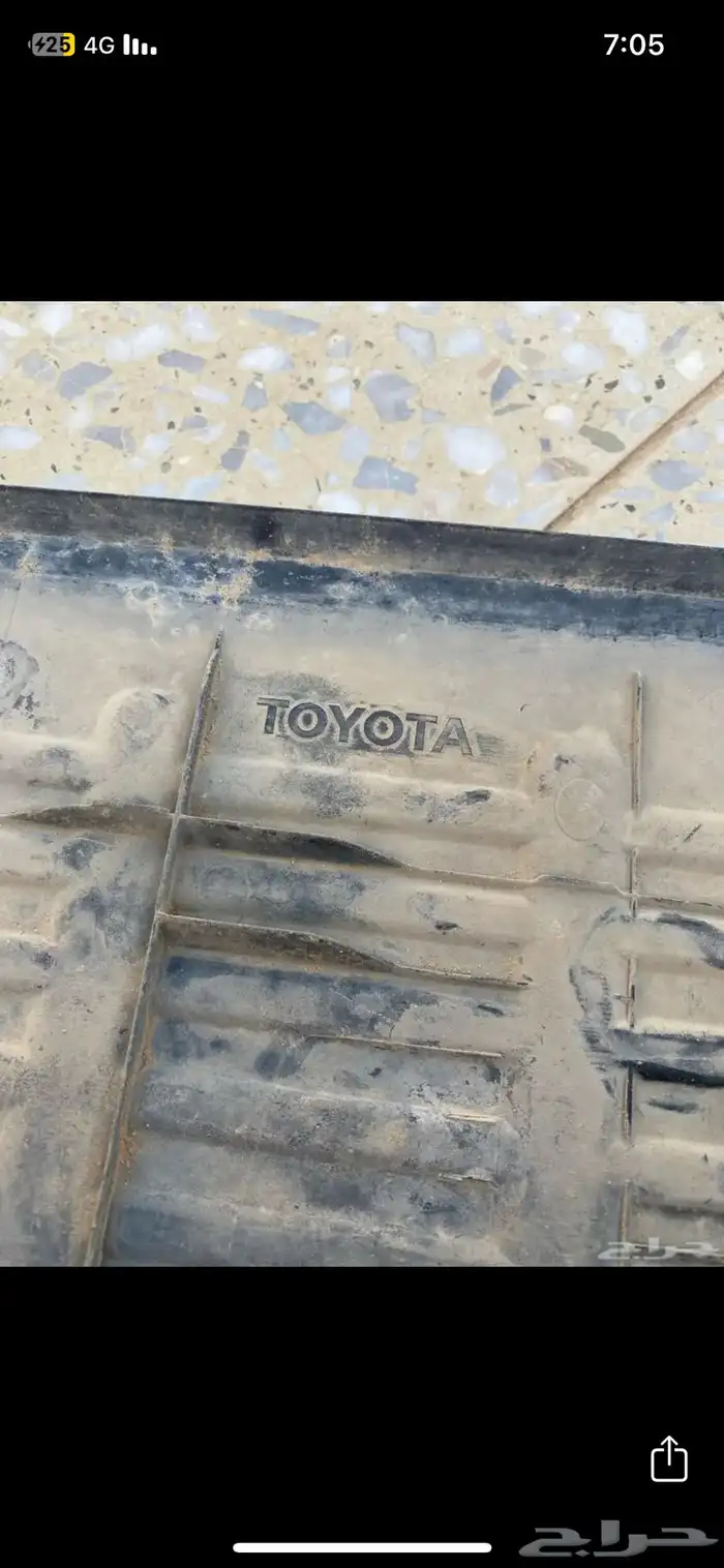 للبيع شبك وربله هايلوكس 4