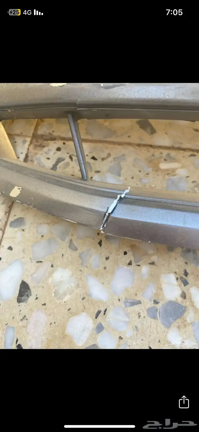 للبيع شبك وربله هايلوكس 2