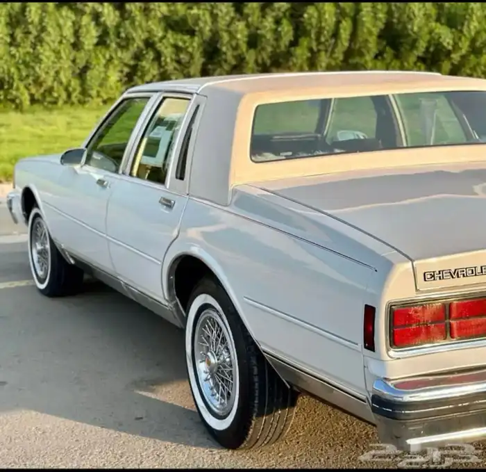 للبيع كابريس 1986 نظيف 10