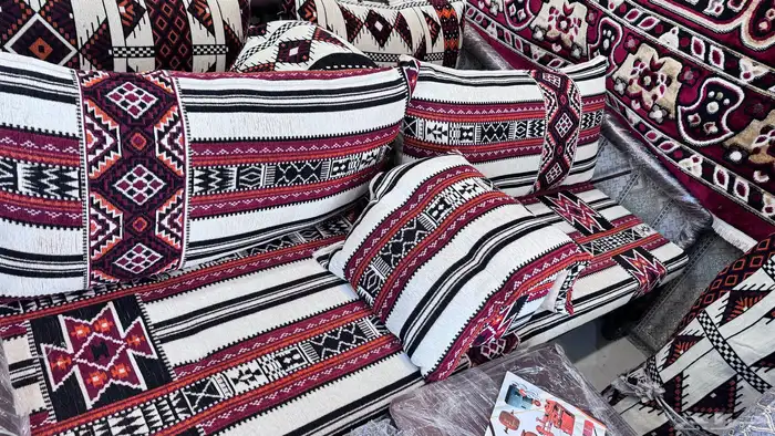 جلسات ارضية وكراسي 21