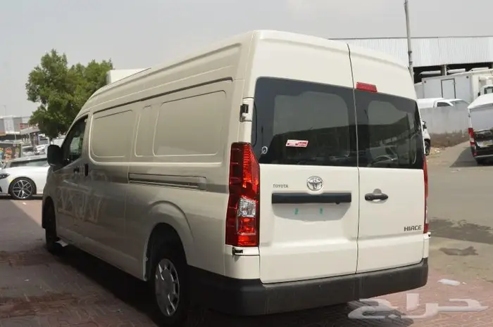 تويوتا باص هايس 2025 ديزل قير اوتوماتيك سقف مرتفع 1