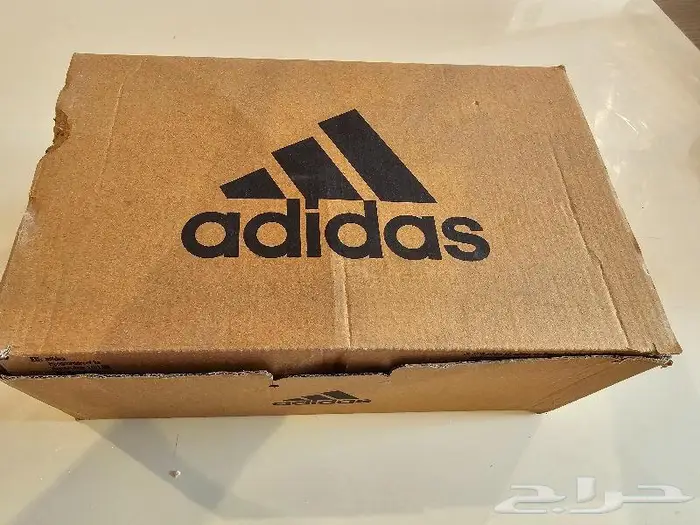 شوز اديداس نسائي مقاس 36 5
