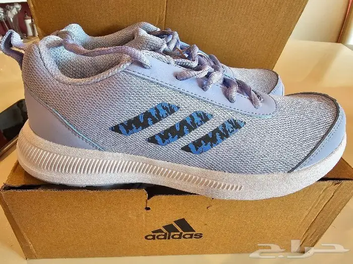 شوز اديداس نسائي مقاس 36 0