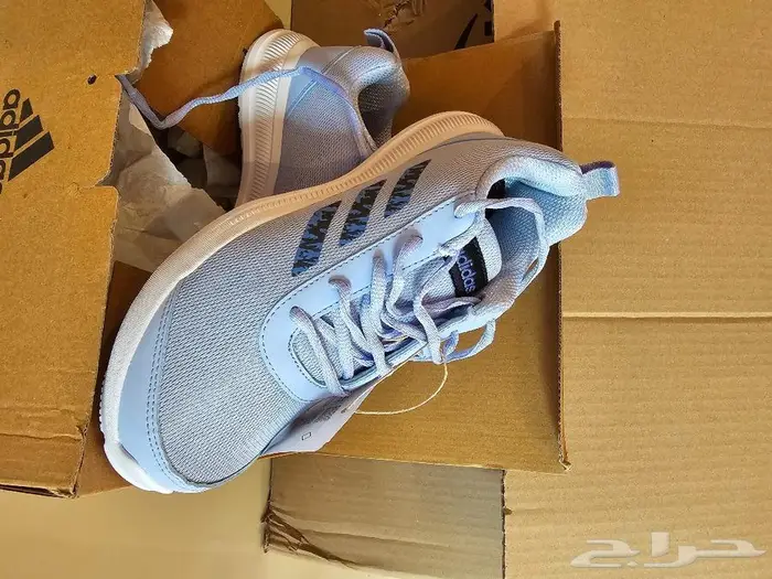 شوز اديداس نسائي مقاس 36 3