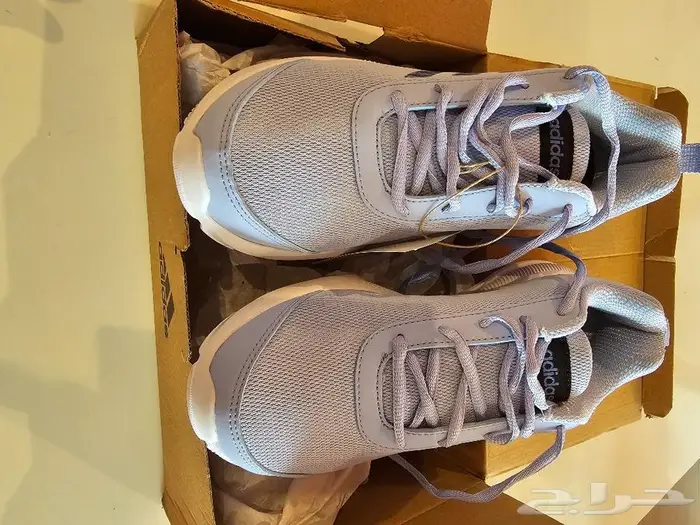 شوز اديداس نسائي مقاس 36 4