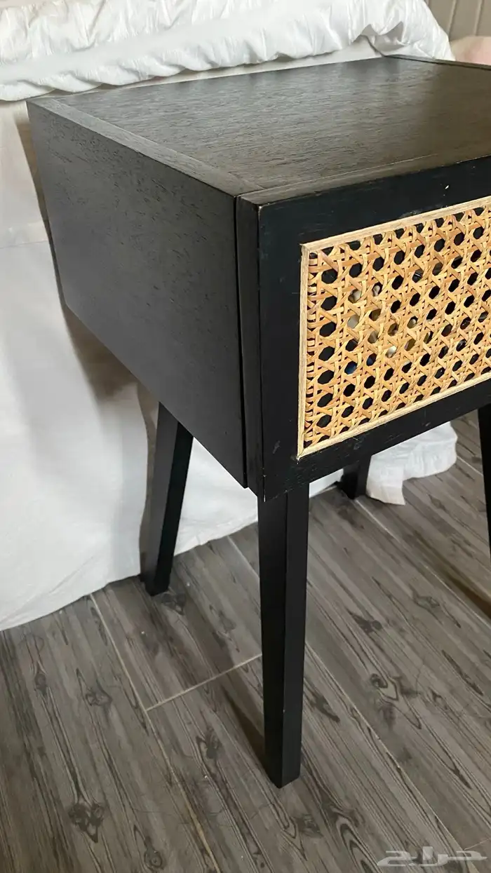 طاولة سرير جانبية اتش اند ام HM راتان 2