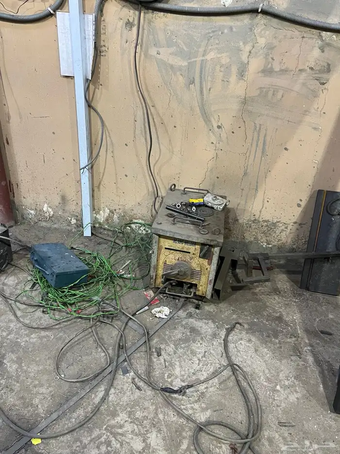 اغراض ورشة حدادة 3