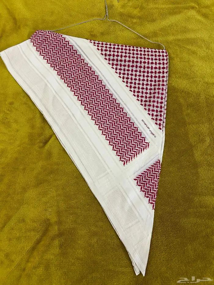 شماغ إيمانويل أنقارو الاحمر بيج 1