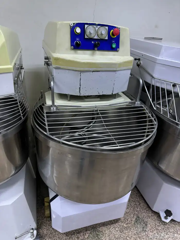 عجنات ايطالي تركي فرادت ايطالي تايواني مستعمل نضيف شبه جديد 1