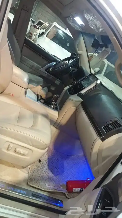 لاندكروزر VXR 5.7 2019 7