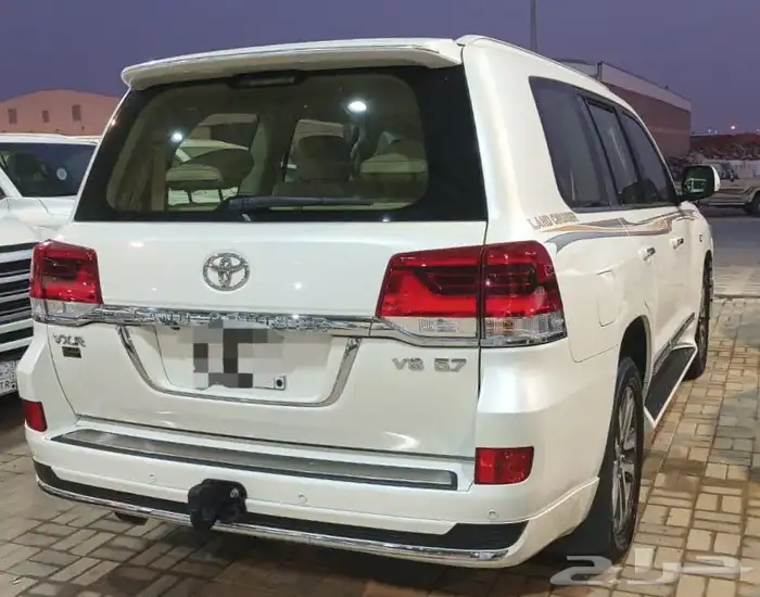 لاندكروزر VXR 5.7 2019 4