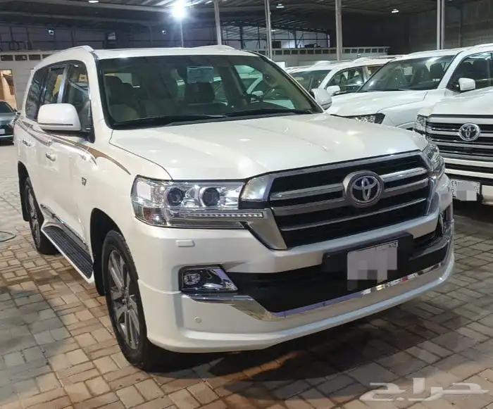 لاندكروزر VXR 5.7 2019 1