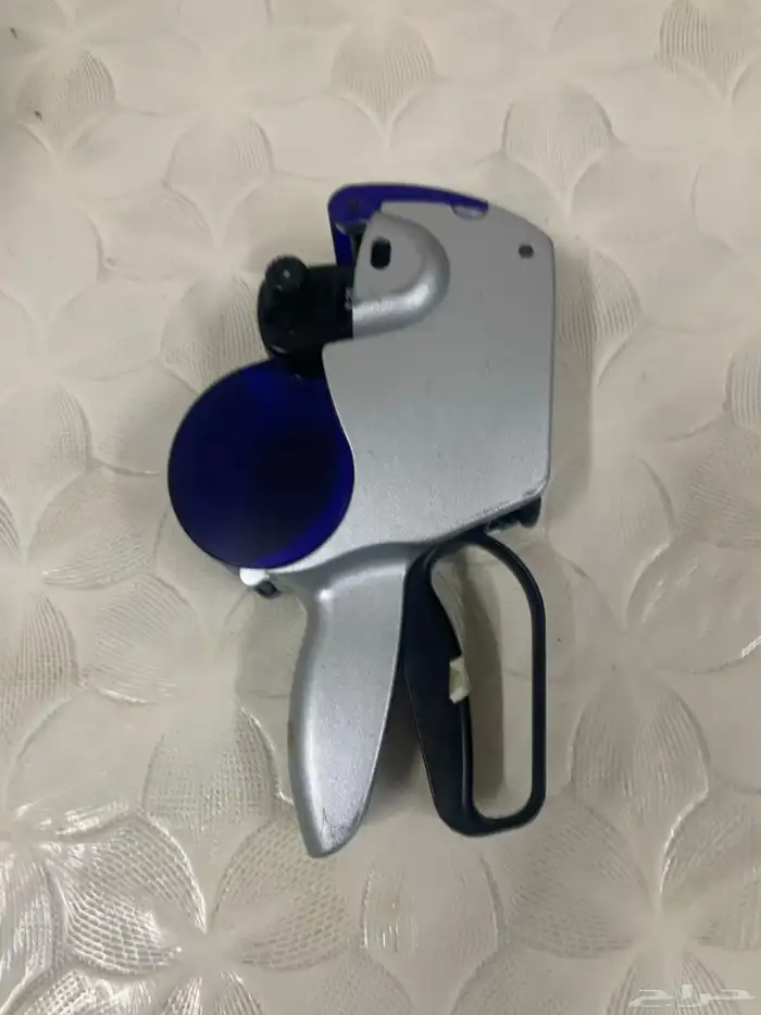 أغراض للتبديل او للبيع طبعت فواتير ودباسة كهربائية ومكبر صوت 11