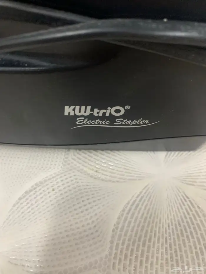 أغراض للتبديل او للبيع طبعت فواتير ودباسة كهربائية ومكبر صوت 12