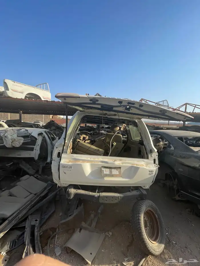 جيب لاندكروزر 2014  قطع غيار فقط 3
