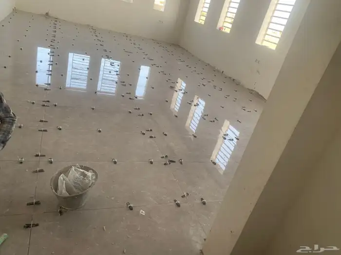 A tile that works with porcelain  parquet and marble 3