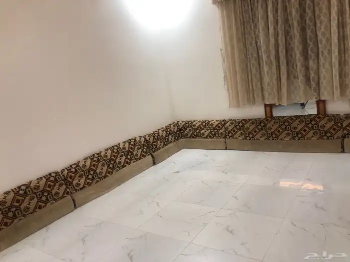 جلسة ارضيه ومساند تراثيه 1